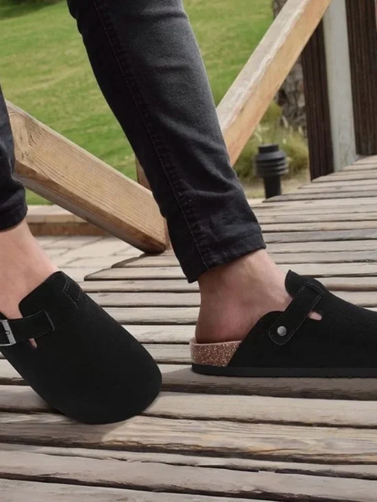 ODOLY Women's Black Suede Clogs
Size 40 / 8.5-9 - Picture 2 of 8